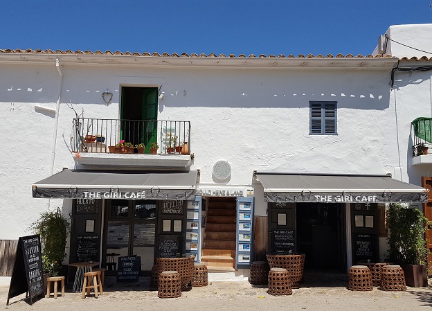 giri giri cafe ibiza