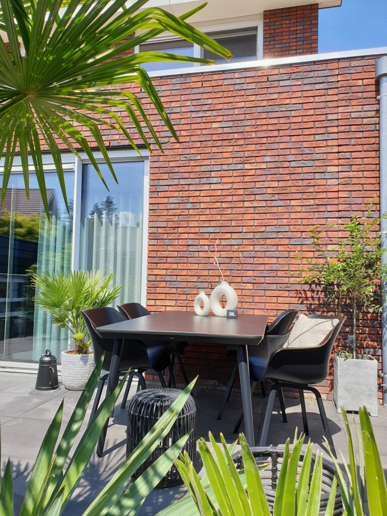 tuintafel-en-tuinstoelen